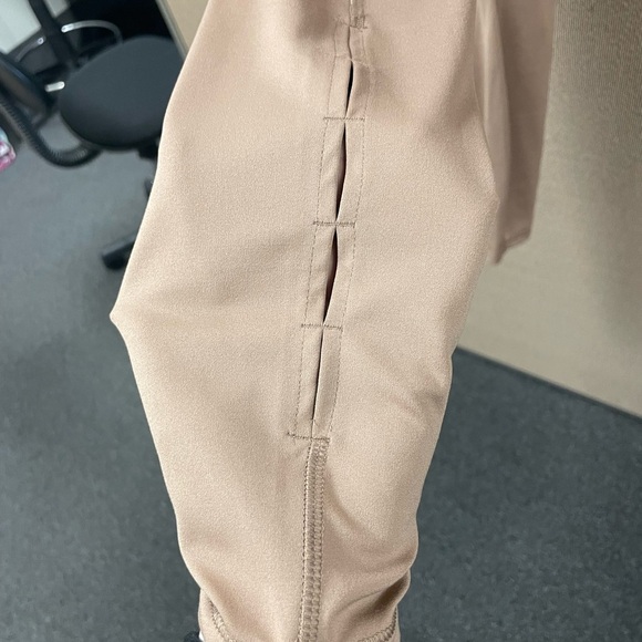 All in Motion Tan High-Rise Leggings with Smooth Stretch Fabric - Picture 6 of 8